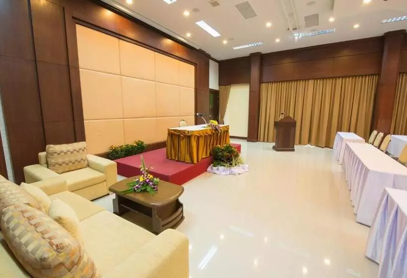 هتل Krabi Front Bay Resort