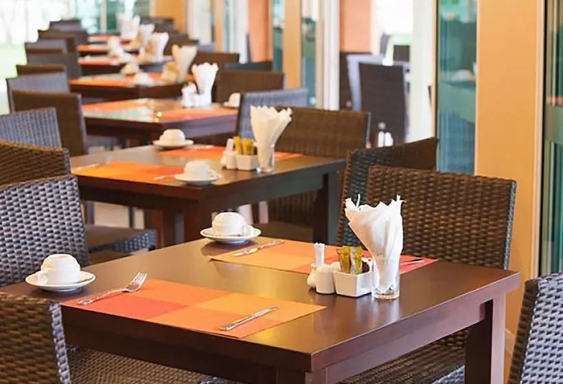 هتل Krabi Front Bay Resort