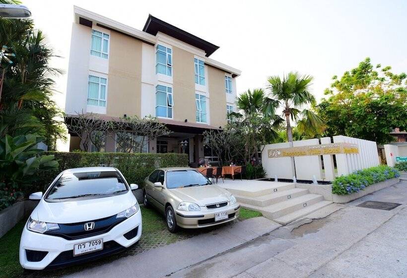 ホテル Rapeepan Ville