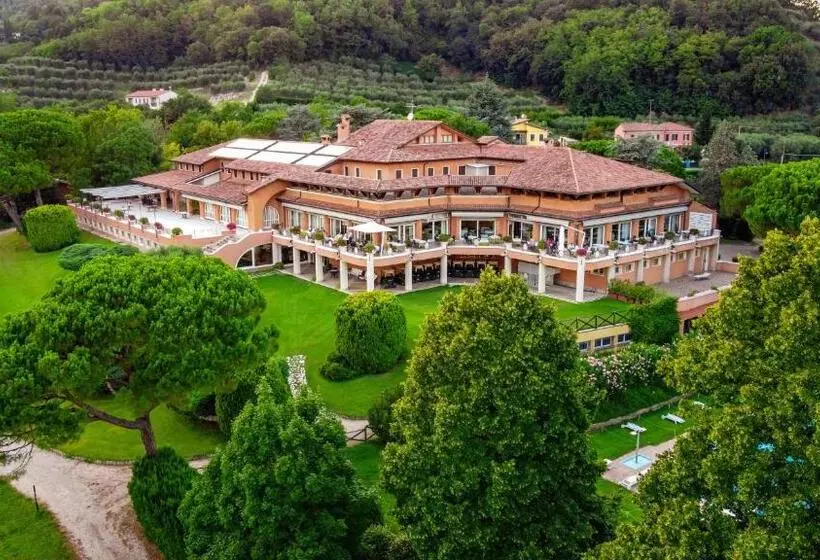 Отель Relais Golf Padova