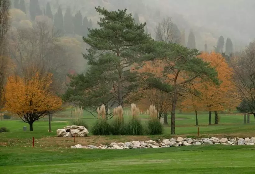 Отель Relais Golf Padova