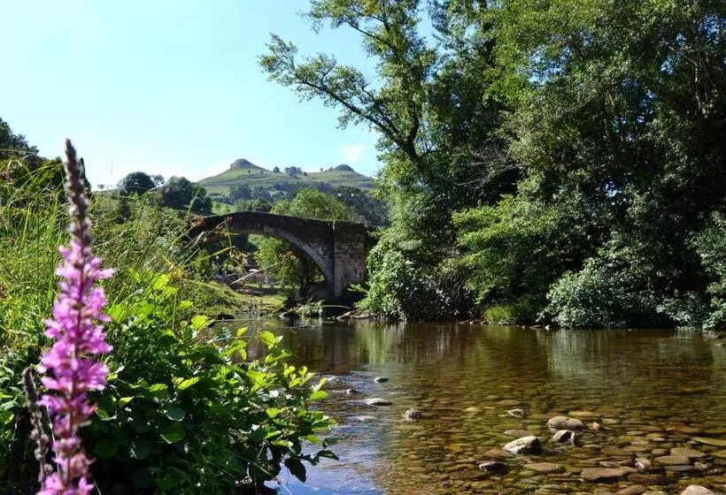 فندق Termas De Liérganes