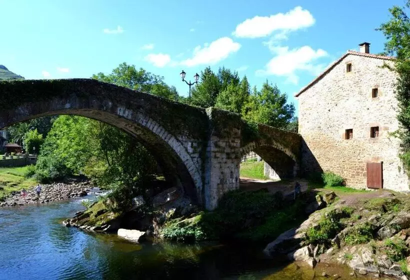 فندق Termas De Liérganes