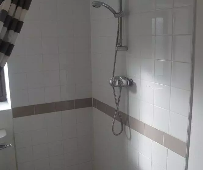 Отель The Queen Victoria