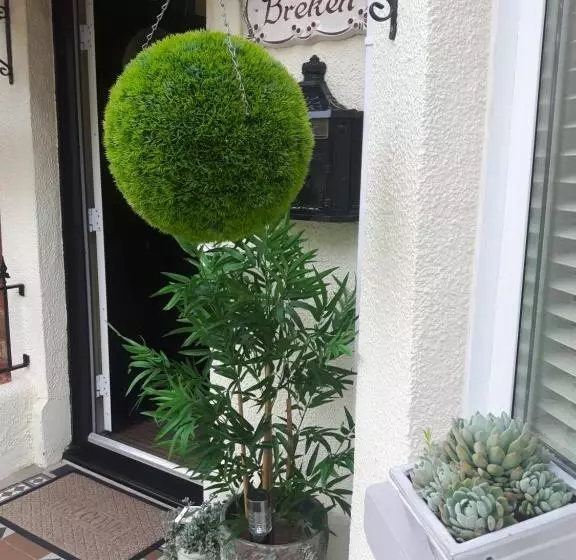 Majatalo Breken Guest House