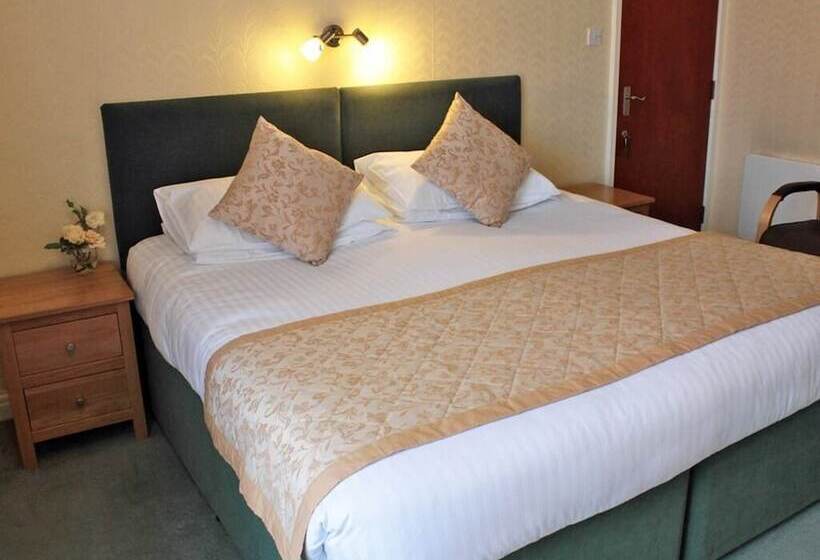 بنسيون The Coach House