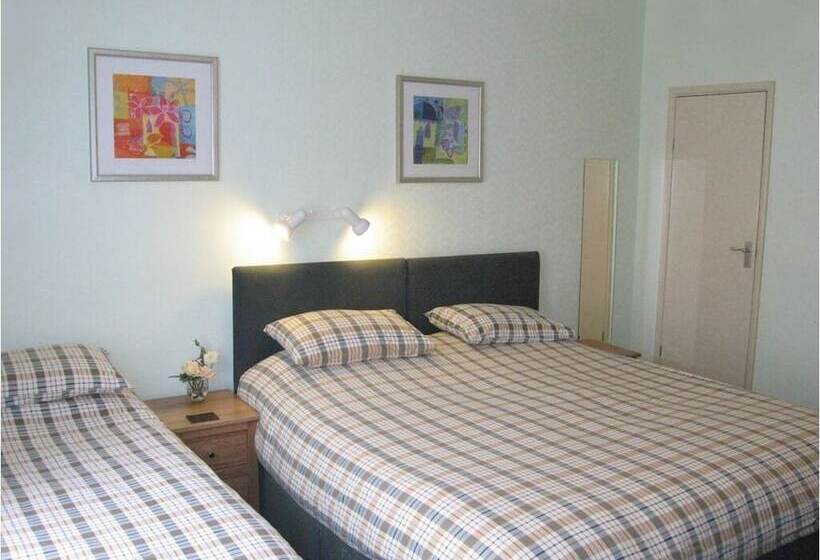 بنسيون The Coach House