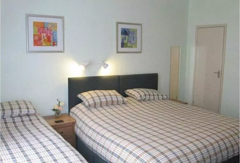 ペンション The Coach House