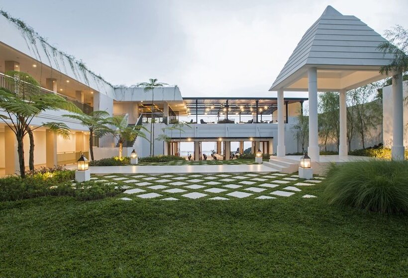 Surya Hotel & Cottages Prigen