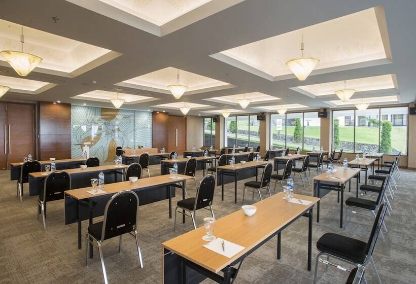 Surya Hotel & Cottages Prigen