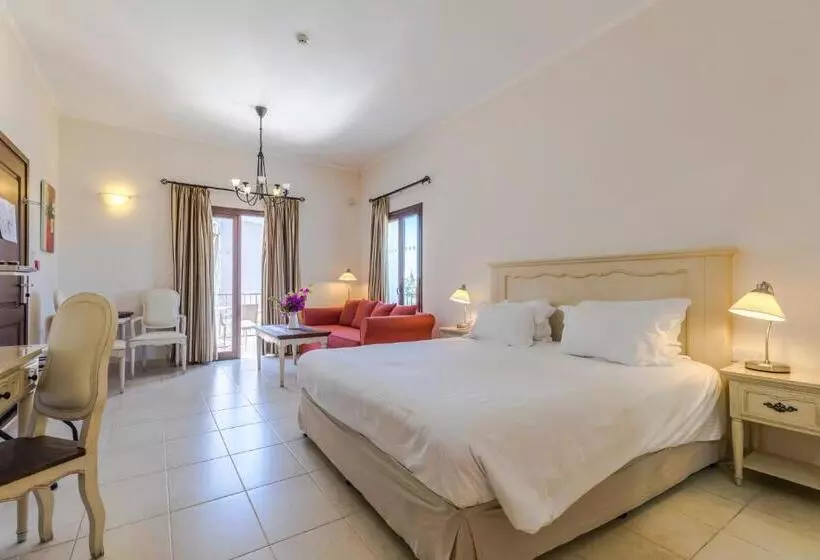 Hotelli Aliathon Ionian