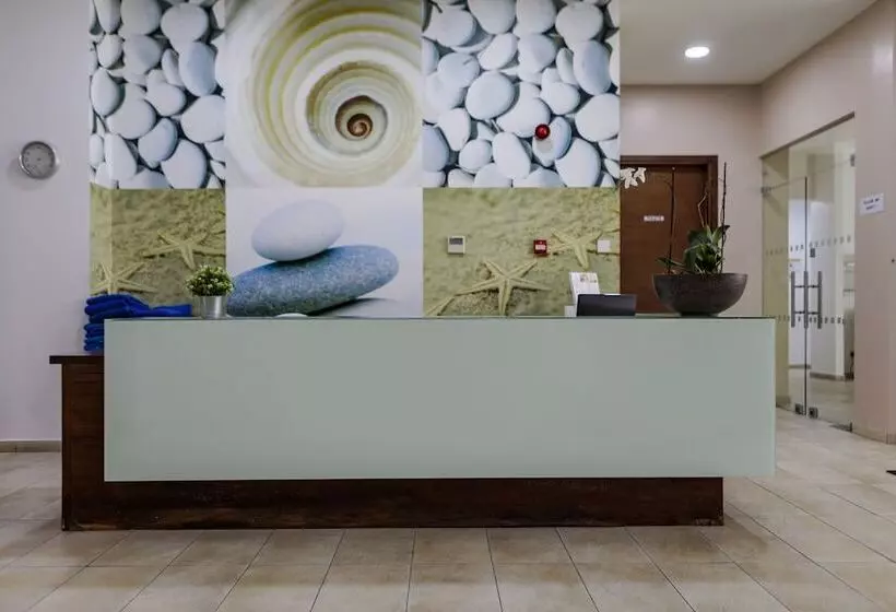 Hotelli Aliathon Ionian