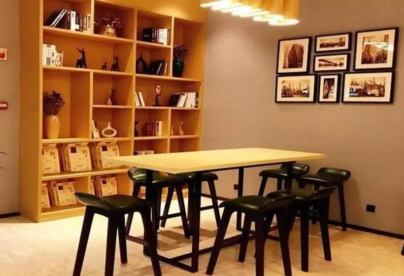 Hotelli City Comfort Inn Nanzhang Bus Station