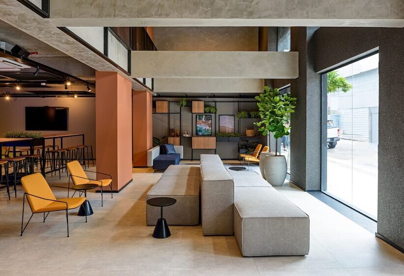 酒店 Ibis Budget Camboriú