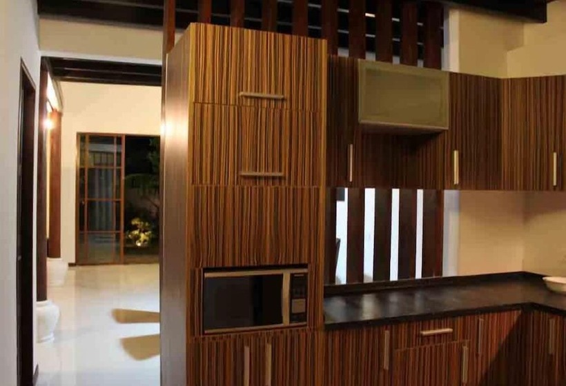 هتل Pandanus Villa