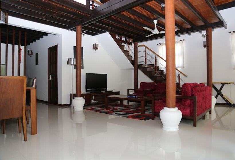 هتل Pandanus Villa