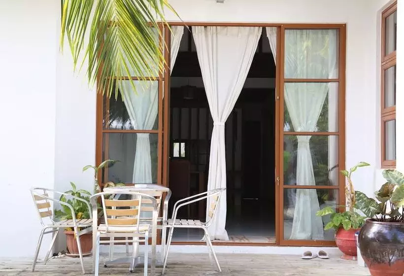 هتل Pandanus Villa