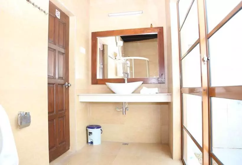 هتل Pandanus Villa