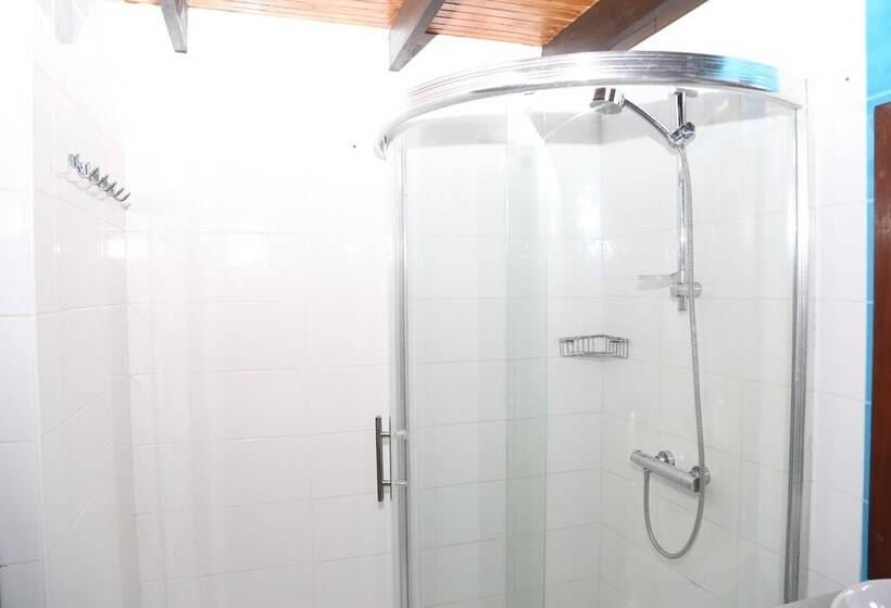 هتل Pandanus Villa