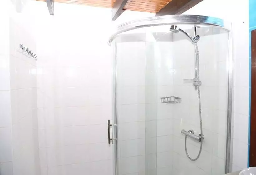 هتل Pandanus Villa