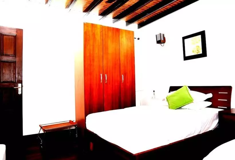 هتل Pandanus Villa