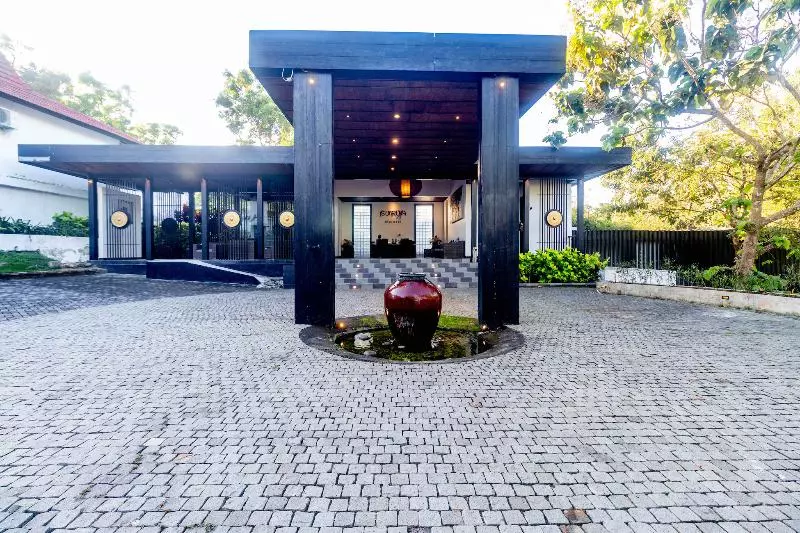 Hotelli Surya Melasti Beach Villa