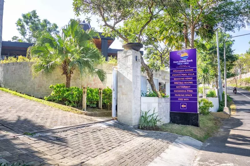 Hotelli Surya Melasti Beach Villa