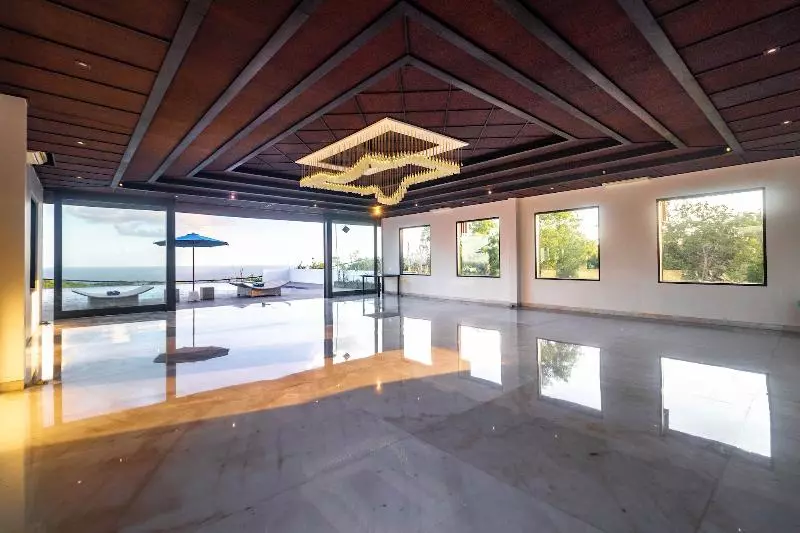 Hotelli Surya Melasti Beach Villa