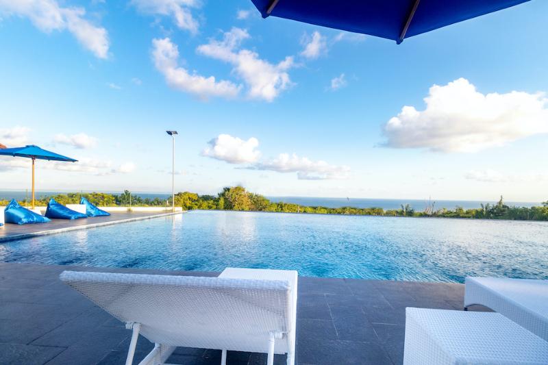 酒店 Surya Melasti Beach Villa