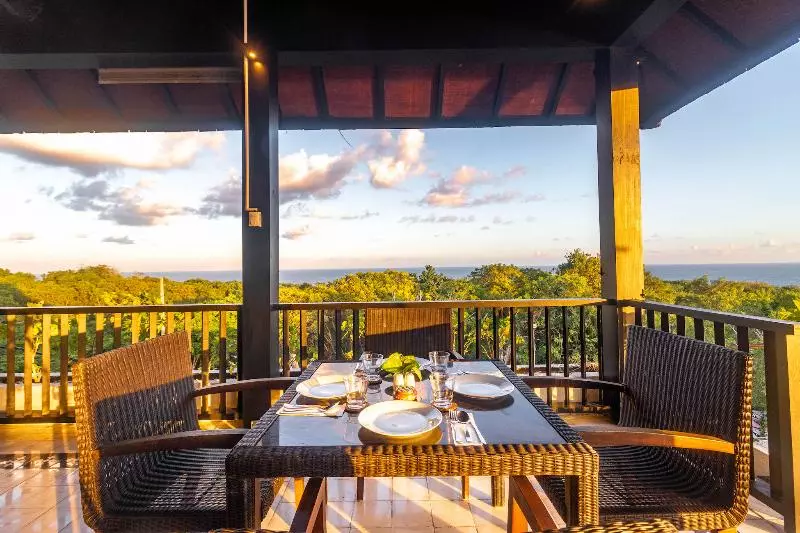 Hotelli Surya Melasti Beach Villa