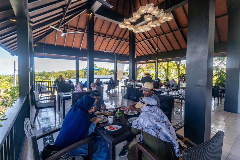 酒店 Surya Melasti Beach Villa