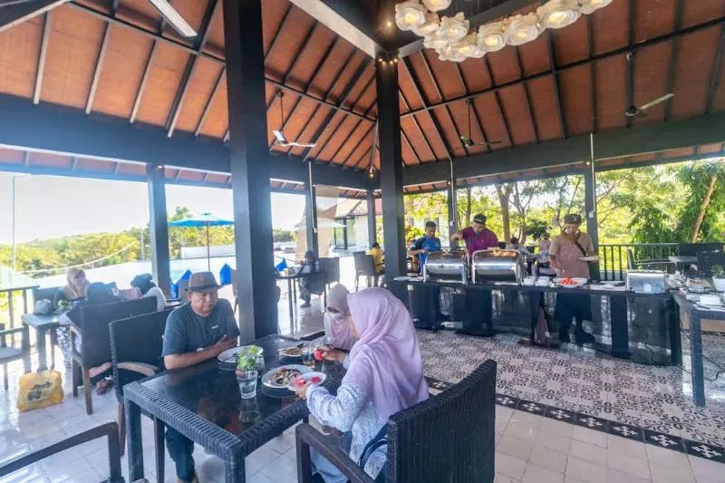 Hotelli Surya Melasti Beach Villa