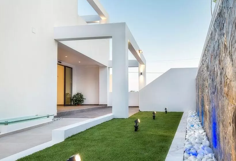 Aamiaismajoitus (B&B) Epicentrum Suites Fresh