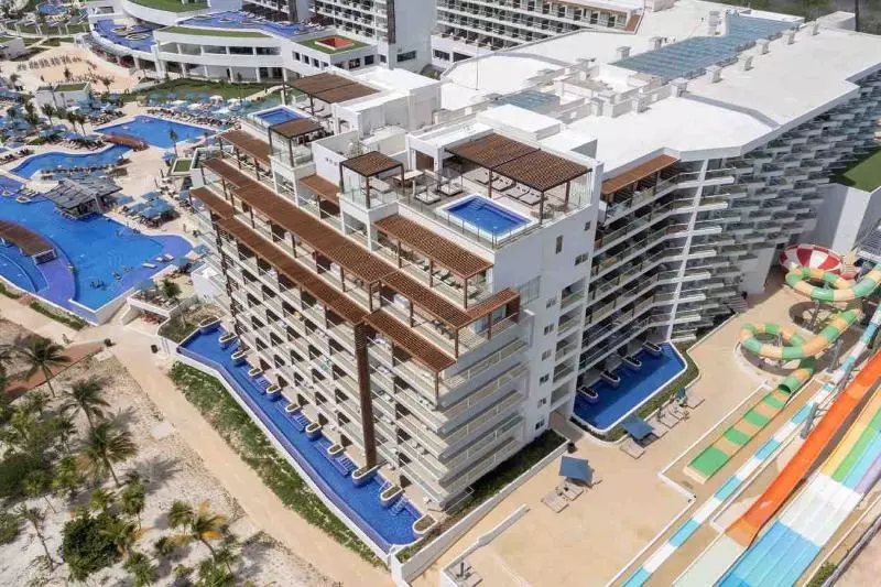 Hotelli Royalton Splash Riviera Cancun, An Autograph Collection Allinclusive Resort