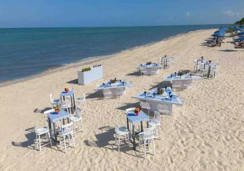 Hotelli Royalton Splash Riviera Cancun, An Autograph Collection Allinclusive Resort