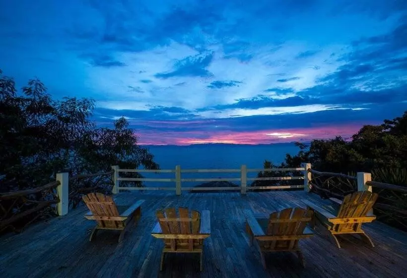 Lomakeskus Fantasy Lodge Samboan Cebu