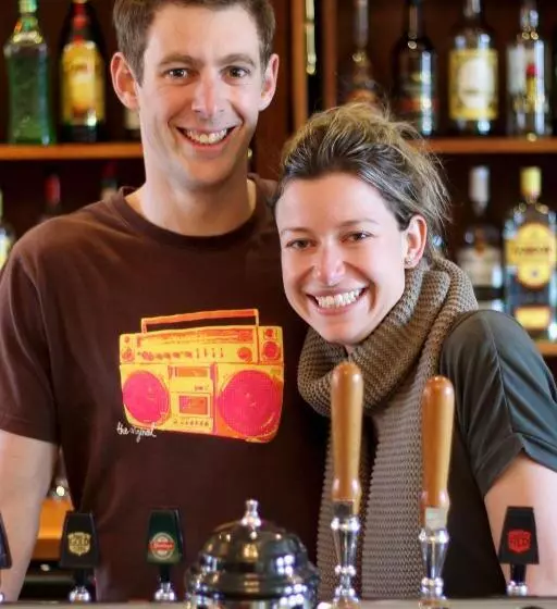 旅馆 The Prince Albert Backpackers & Bar