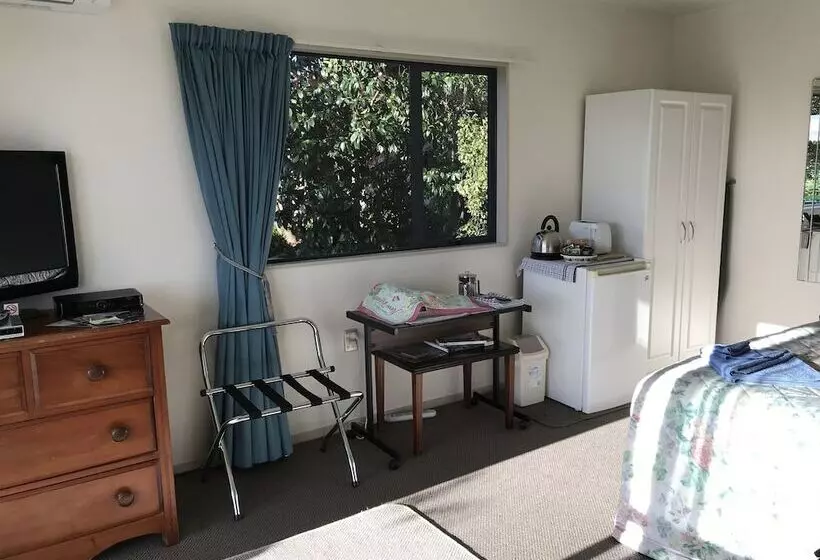 Bluebell Lodge And Cottage