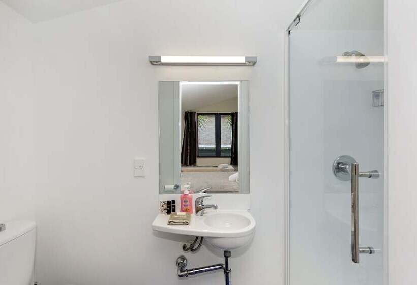 Boatshed Motel Apartments