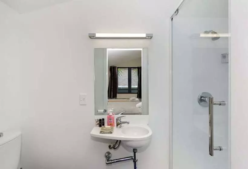 Boatshed Motel Apartments