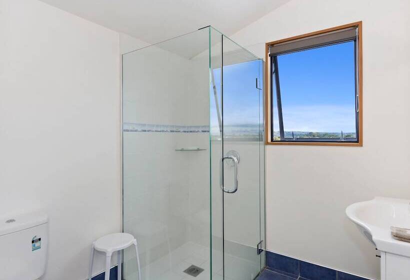 Boatshed Motel Apartments