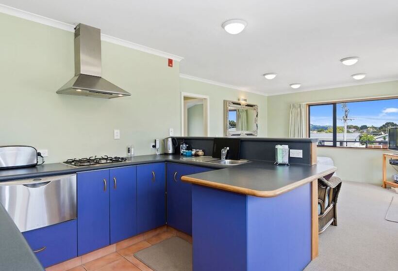 Boatshed Motel Apartments