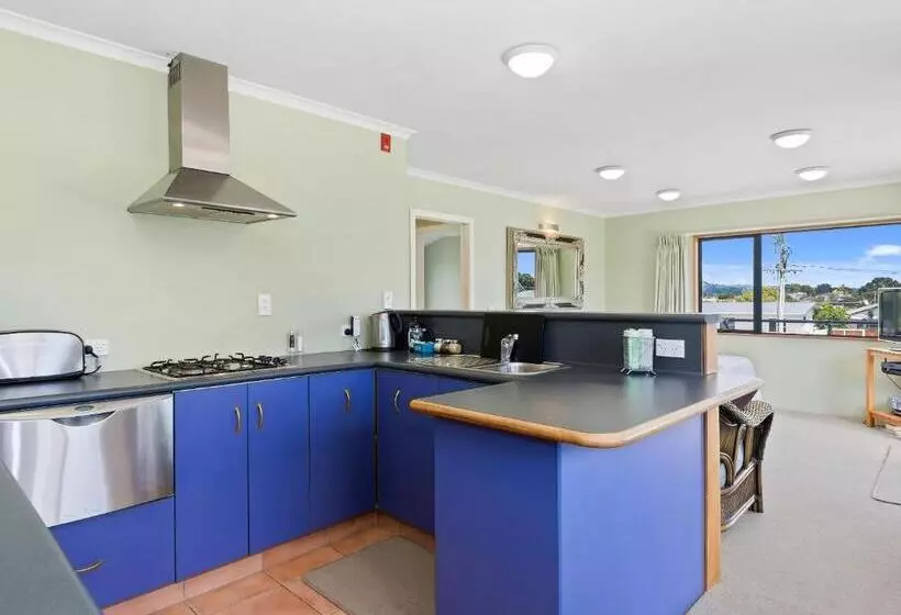 Boatshed Motel Apartments