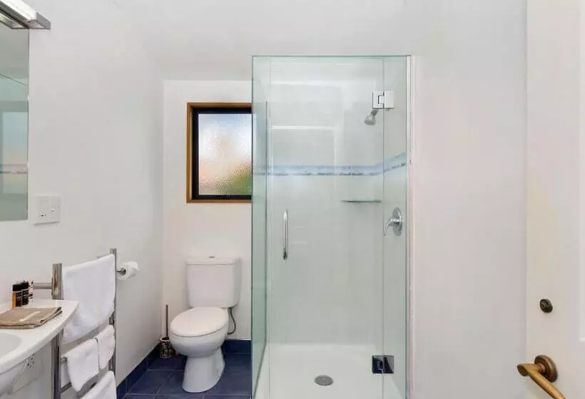 Boatshed Motel Apartments