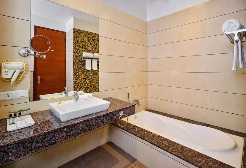 فندق Best Western Country Woods Ambala