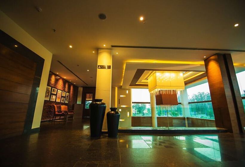 فندق Best Western Country Woods Ambala