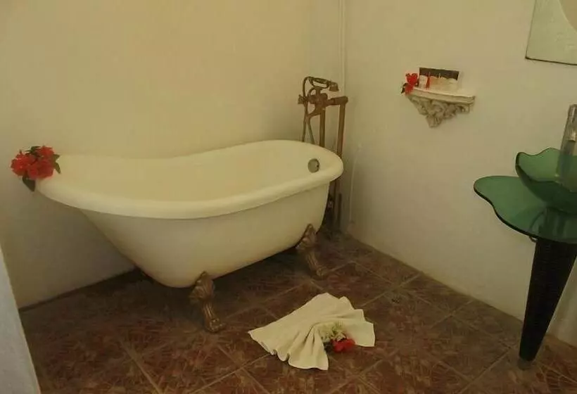 هتل Coral Lagoon Fiji Resort