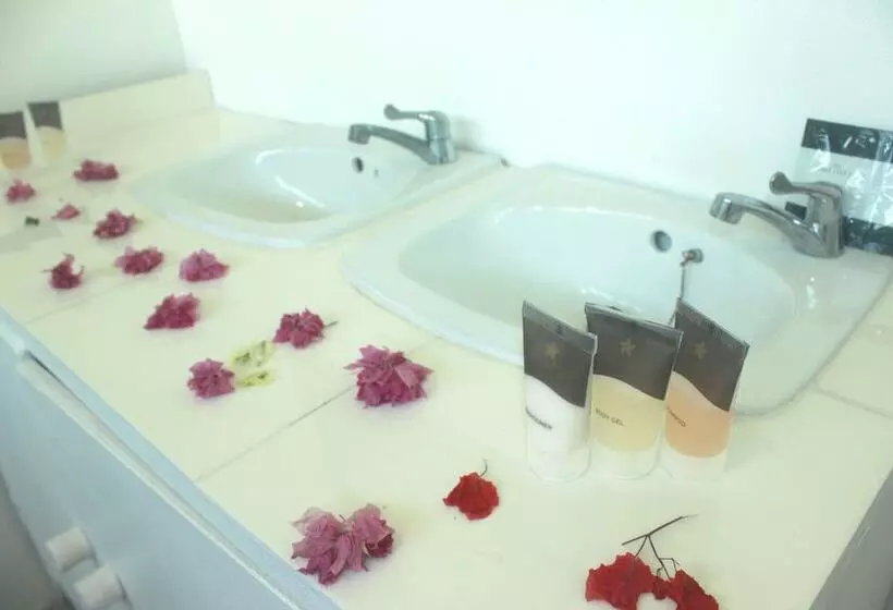 هتل Coral Lagoon Fiji Resort