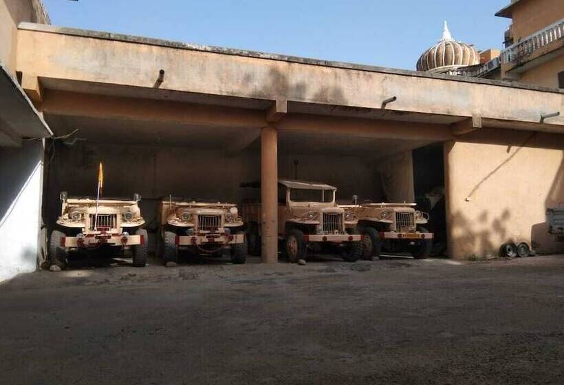 Отель Deogarh Mahal