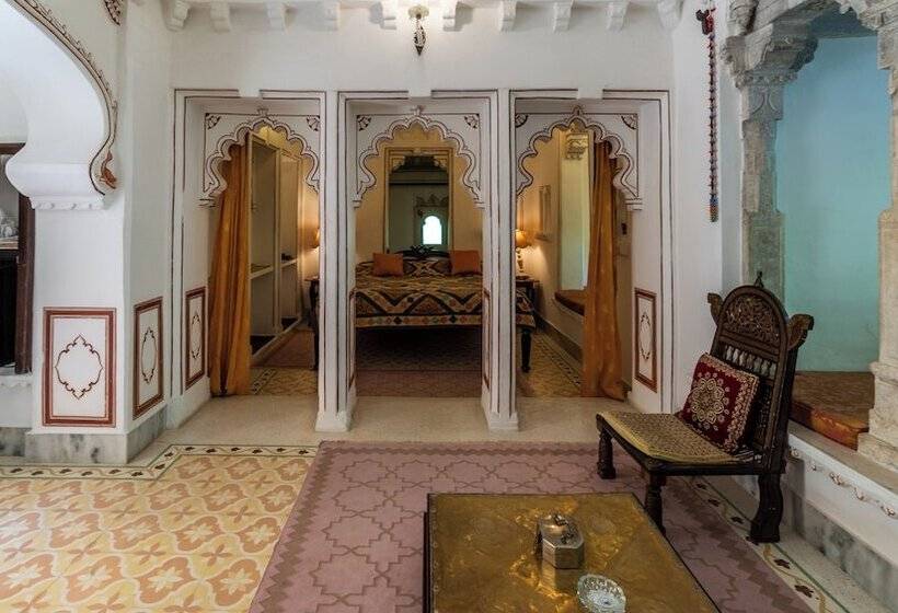 Отель Deogarh Mahal